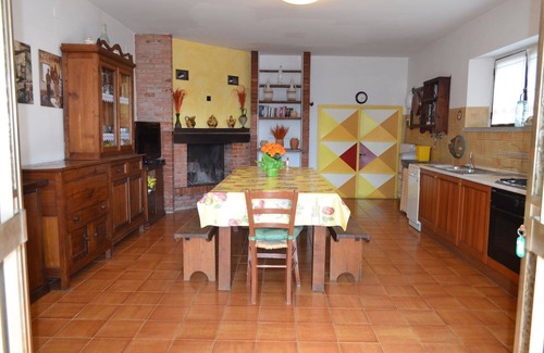 Monte San Savino Other | Villa for 8 to 12 people in the outskirts of Monte San Savino in Tuscany - with private pool, table