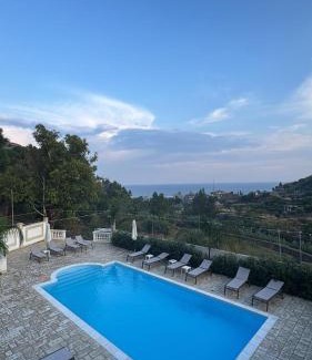 Scaletta Zanclea Bed & Breakfast | Villa Frank
