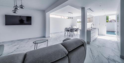 Torre-Pacheco Villa | Villa Fresno with Private Pool on gated 5* Mar Menor Golf Resort - 3 Bed/3 shower/WC