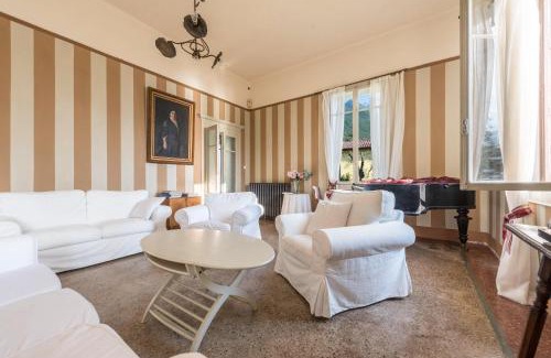 Malcesine Villa | Villa Gelmi front lake