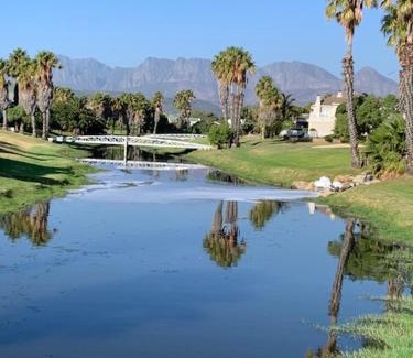 Strand House | Villa Georgia