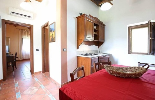 Giungano House | Villa Giuncalia D: A welcoming apartment surrounded by the greenery, with Free WI-FI.