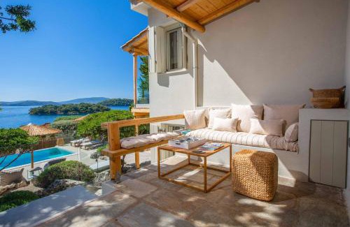 Perigiali Villa | Villa Green Islets