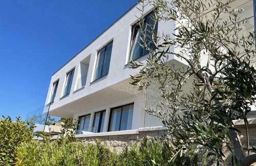 Celina Villa | Villa Gust, sea view, pool, jacuzzi, sauna, cinema