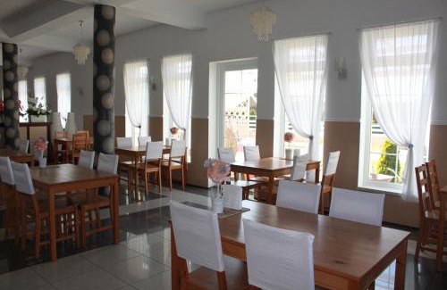Dabki Bed & Breakfast | Villa Happy Rose