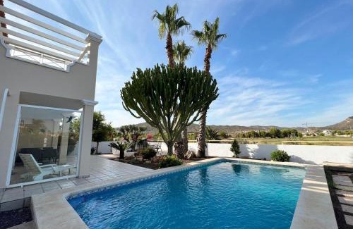 Caserio Los Tarquinos Villa | Villa Hermosa with a private pool