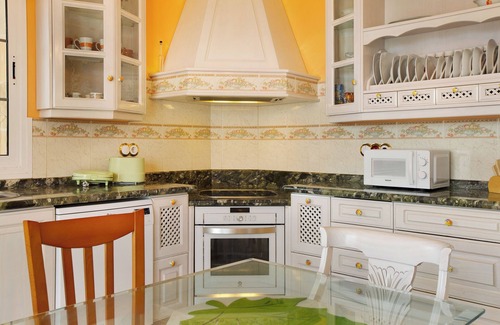 Valsequillo de Gran Canaria Villa | Villa Holiday Home Hemi with Mountain View, Sea View, Pool, Wi-Fi, Terraces & Garden