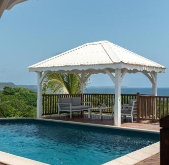 Le Moule Villa | VILLA HOLIDAYS - Piscine + Vue sur mer + Accès randonnée