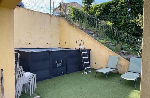 Montaleigne Villa | Villa Idéale Familles sur les hauteurs 10 min mer 15 min aéroport Jardin avec piscine hors-sol