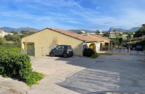 Montaleigne Villa | Villa Idéale Familles sur les hauteurs 10 min mer 15 min aéroport Jardin avec piscine hors-sol