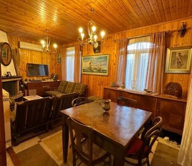 Karpenisi House | Villa Ikaros Ag Apostoloi Attica