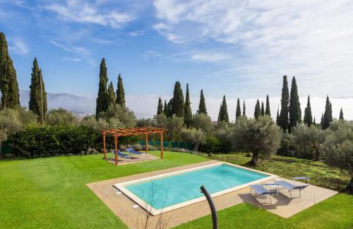 Passignano sul Trasimeno Villa | Villa il Mandorlo by VacaVilla