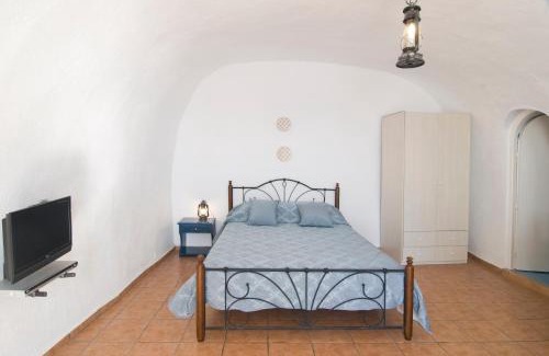 Firostefani Apartment | Villa Ilias