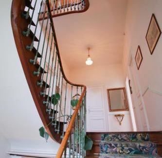 Bagneres-de-Luchon Apartment | VILLA ILIXON - Appartements privés proche du centre de Luchon, parking, billard, jardin