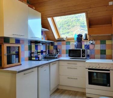 Bagneres-de-Luchon Apartment | VILLA ILIXON - Appartements privés proche du centre de Luchon, parking, billard, jardin