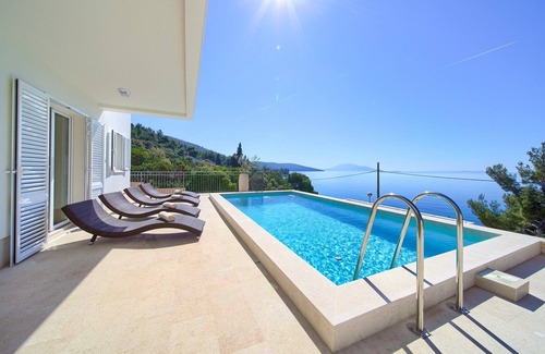 Martinscica Villa | Villa in Cres with Sea Views & Pool