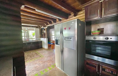 El Penol Villa | Villa in Guatape surrounded by the lake