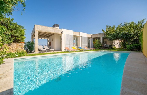 L'Escala Villa | Villa in L’Escala near Illa Mateua Beach