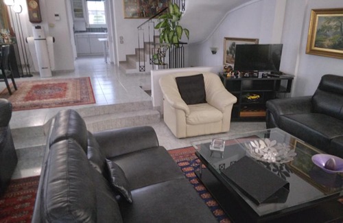 Panorama Villa | Villa in Panorama, Thessaloniki, with a swimming pool. Host: Mr. George