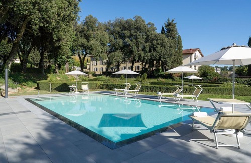 Ronta Villa | Villa in Ronta with 13 bedrooms sleeps 26