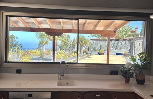 Adeje Villa | VILLA IN THE MOUNTAIN WITH VIEWS AND POOL