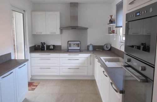 Cirendinu Villa | Villa in very good standing with swimming pool near a beautiful beach