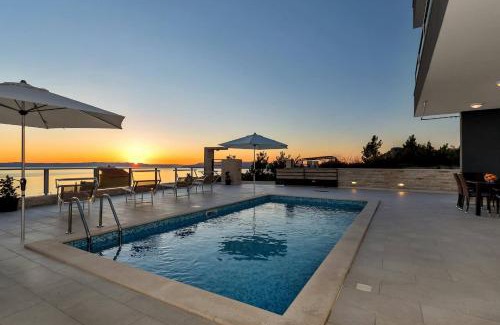 Zelenka Villa | Villa Infinite