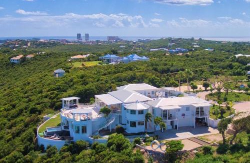 Les Terres Basses Villa | Villa Infinity Blue