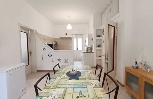 San Pietro in Bevagna House | Villa Iris with large veranda