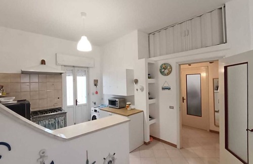 San Pietro in Bevagna House | Villa Iris with large veranda