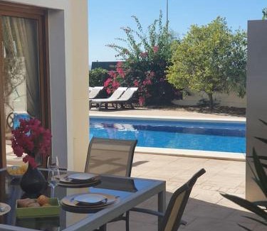 Caserio Los Tarquinos Villa | Villa Jacaranda Altaona Golf