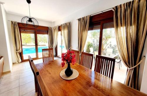 Caserio Los Tarquinos Villa | Villa Jacaranda Altaona Golf