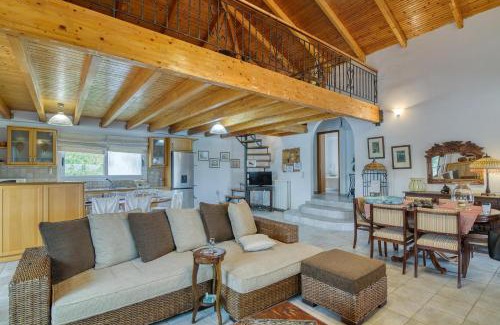 Lakopetra Villa | Villa John Dimeon Kato Achaia With Pool - Happy Rentals