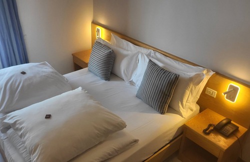 Brenzone sul Garda Bed & Breakfast | Villa Josefine Fron Lake - Adults Only