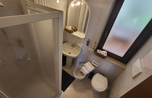 Brenzone sul Garda Bed & Breakfast | Villa Josefine Fron Lake - Adults Only