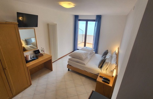 Brenzone sul Garda Bed & Breakfast | Villa Josefine Fron Lake - Adults Only