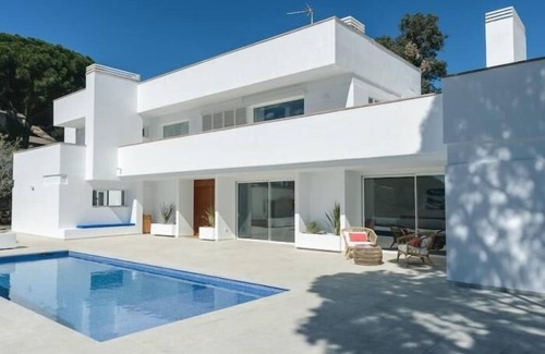 Calonge Villa | Villa Juca Blanca with air conditioning, free WIFI and seaview