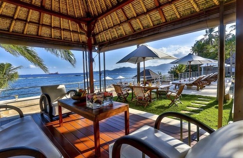 Petitenget Villa | Villa Jukung Absolute Beachfront .private Access to the sea