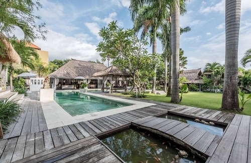 Laksmana Villa | Villa Kalis, large villa in the heart of Seminyak, Bali