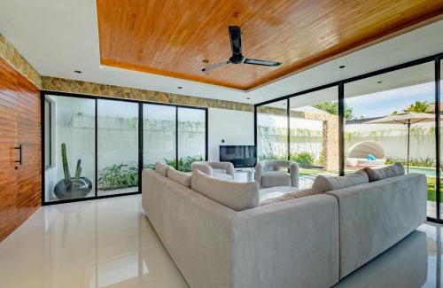 Sunset Road Villa | Villa Kamawis Seminyak