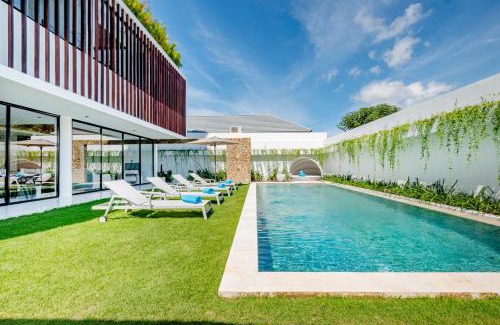 Sunset Road Villa | Villa Kamawis Seminyak