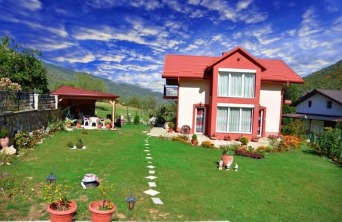 Nizepole Villa | Villa KIKO Mountain Village