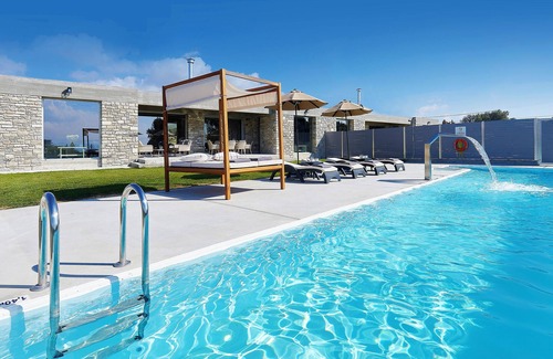 Kamilari Villa | Villa Kori 2 bedroom villa with a private pool, sleeps 6