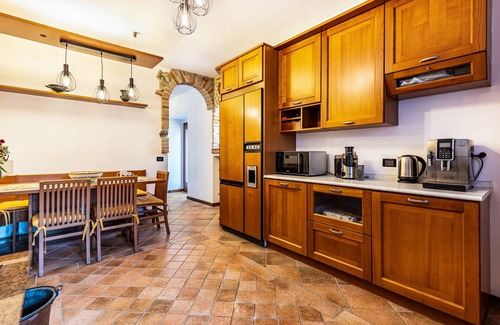 Lugana Villa | Villa "L'antica Lugana" with lake view, balconies, and Wi-Fi