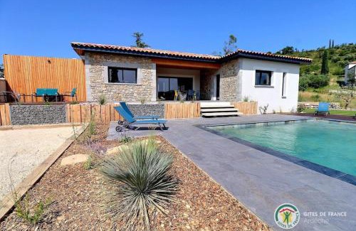 Ruoms Villa | Villa la crozette 4 étoiles, climatisée avec grande piscine