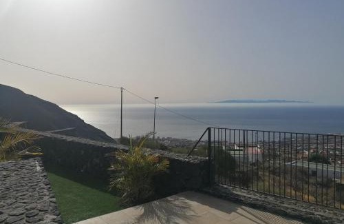 Candelaria Villa | VILLA “LA FLORIDA” - WONDERFUL VIEWS - POOL – WIFI