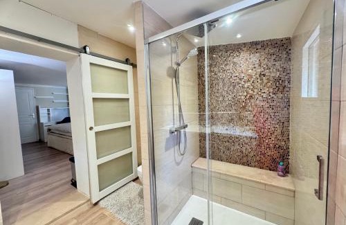 Cogolin Bed & Breakfast | Villa La Source 83 - Room Close to St Tropez