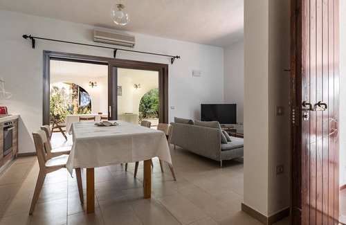 Santa Margherita di Pula Villa | Villa 'Lantana' with Private Terrace, Wi-Fi and Air Conditioning