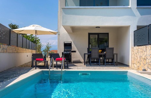Milcetici Villa | Villa LARUS with private pool