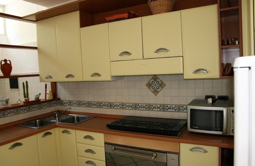 Pizzo Apartment | Villa Laura is directly by the sea with direct and private access to the beach